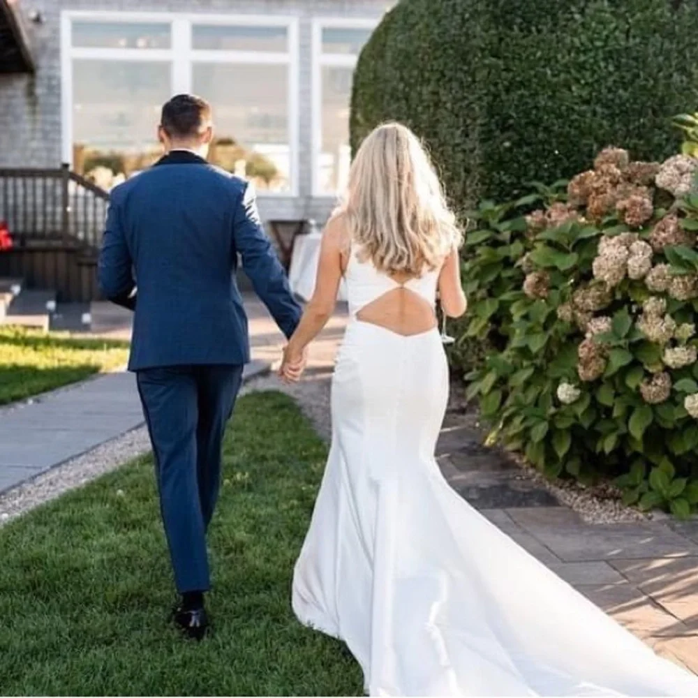 The Perfect Wedding Dress - Picture 1 of 7
